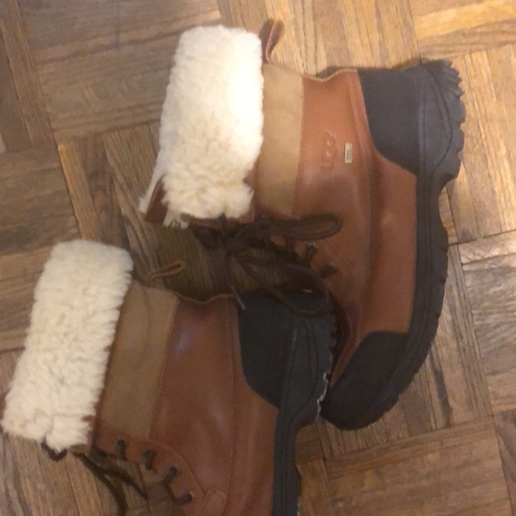 Men’s UGG Adirondack Winter Boots - worn in good condition! - Picture 3 of 5